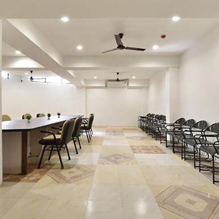Fabhotel Siddharth Corporate - Vavol, Gandhinagar Kültér fotó