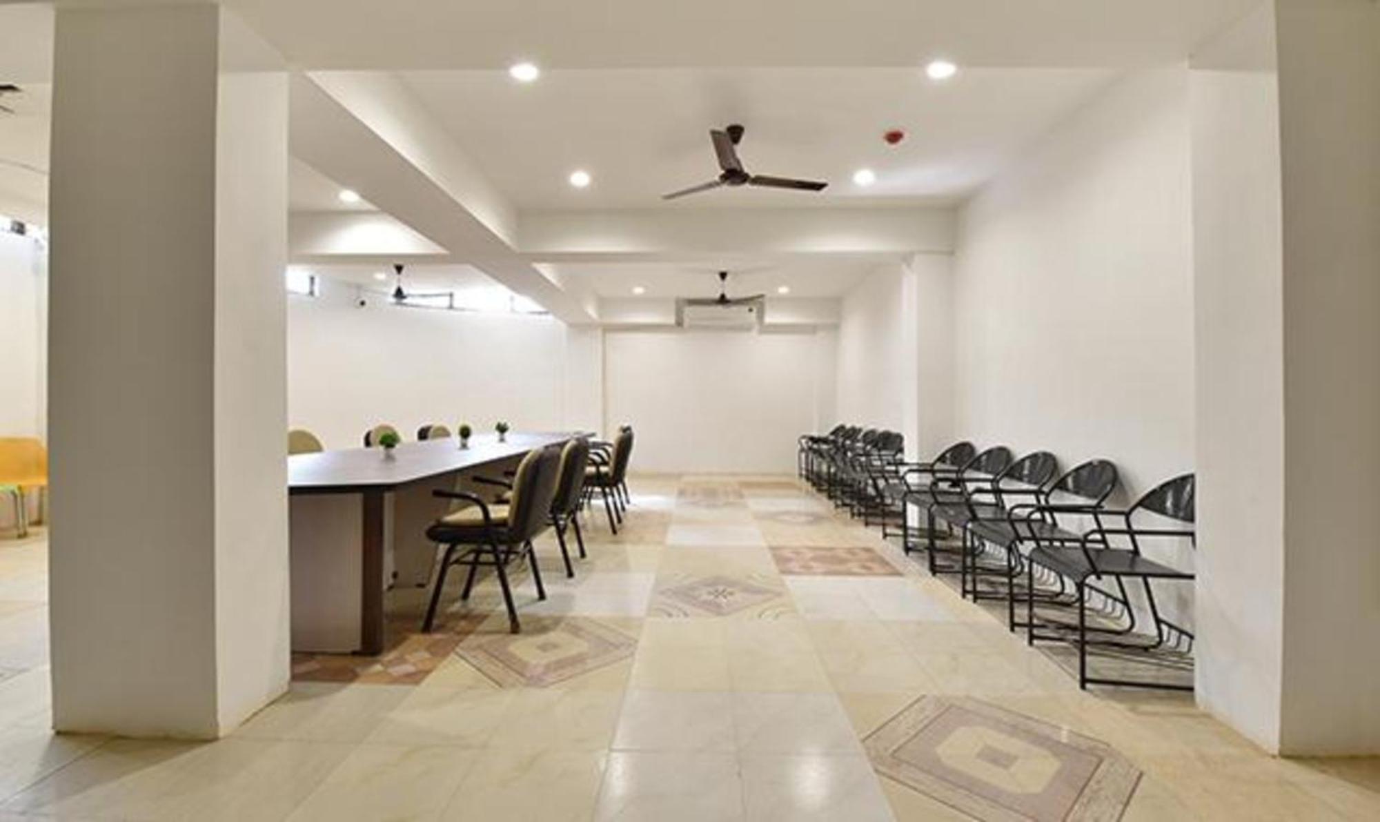 Fabhotel Siddharth Corporate - Vavol, Gandhinagar Kültér fotó