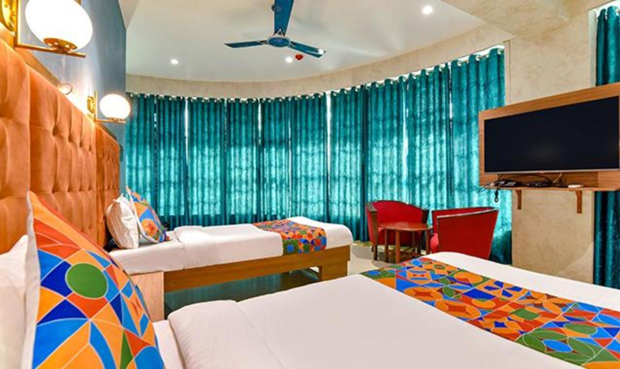 Fabhotel Siddharth Corporate - Vavol, Gandhinagar Kültér fotó