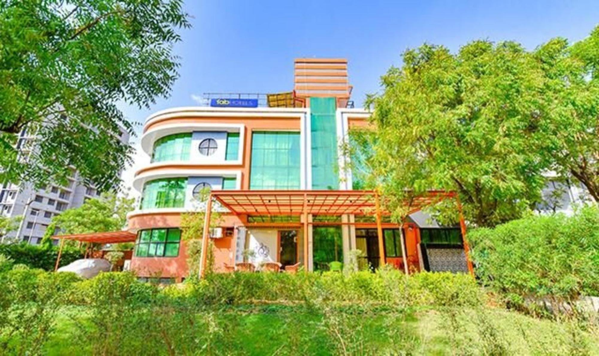Fabhotel Siddharth Corporate - Vavol, Gandhinagar Kültér fotó